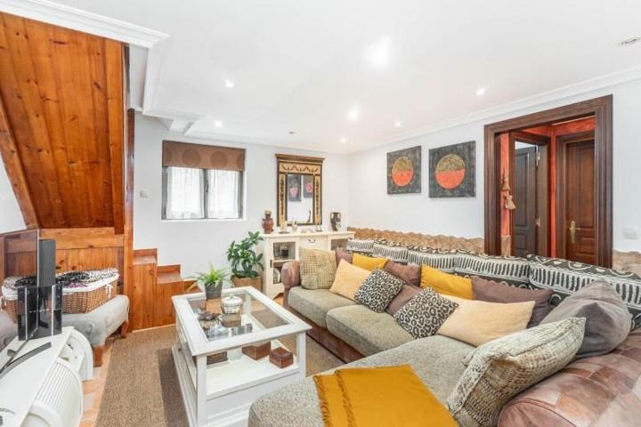 Casa en venta en Lena, Carabanzo photo 0