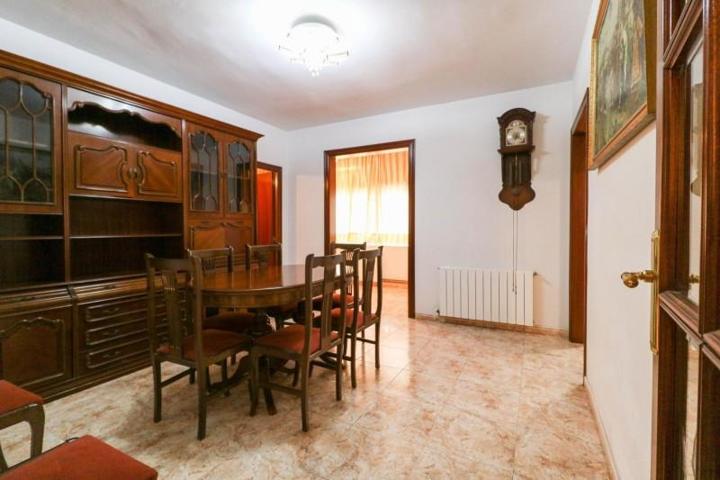 Piso en venta en Cornellà de Llobregat, Pedró photo 0