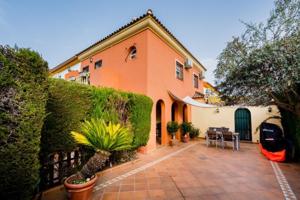 Bungalow en venta en Ginés, Los pintores photo 0