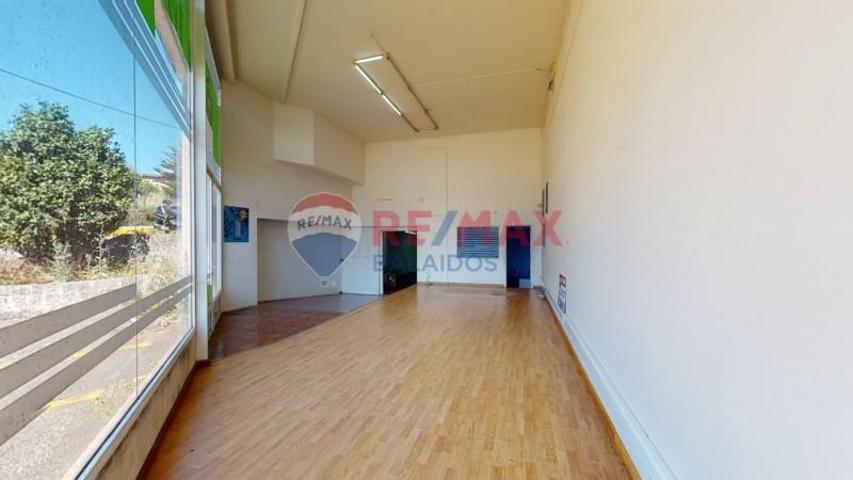 Local comercial en venta en Vigo, Sardoma photo 0