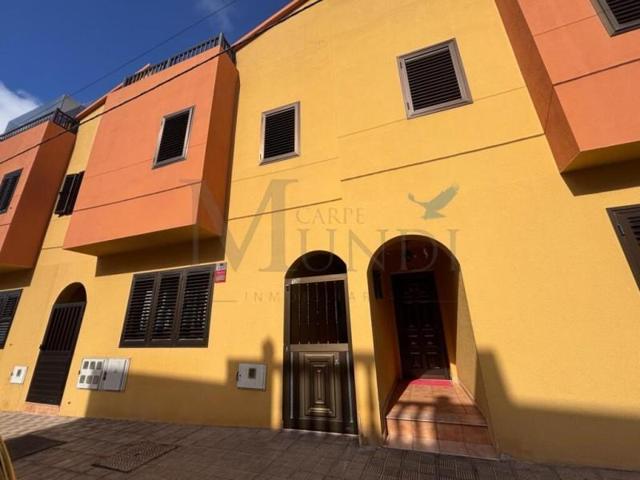 Piso en venta en Puerto del Rosario photo 0