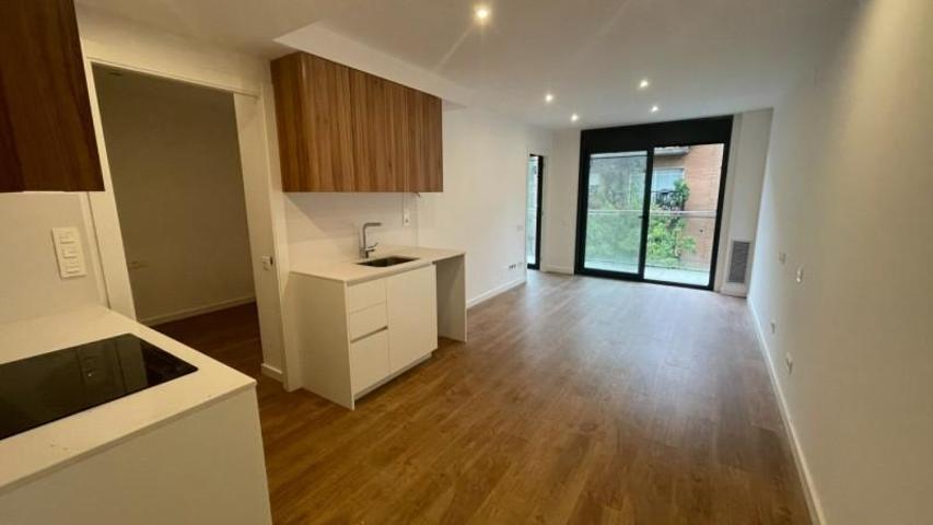 Piso en venta en Barcelona, La Trinitat Vella photo 0