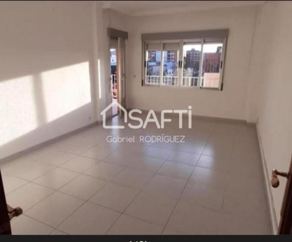 Piso en venta en Badajoz photo 0