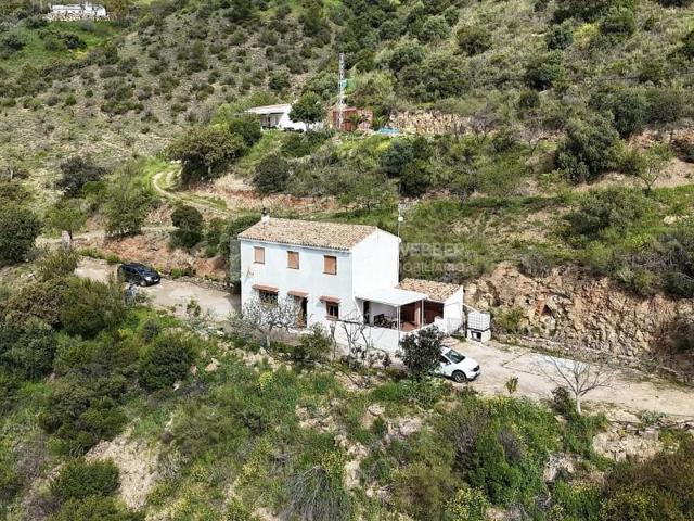 Chalet en venta en Colmenar photo 0