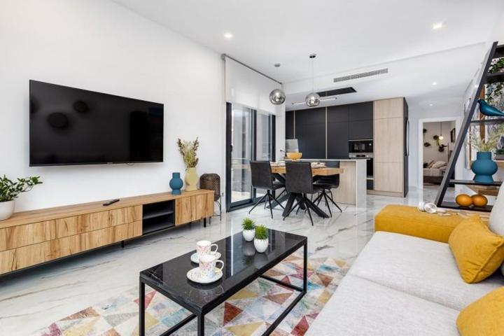 Apartamento en venta en Orihuela Costa, Los Altos photo 0