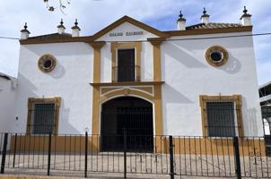 Nave industrial en venta en Lora del Río, Alameda del tren photo 0