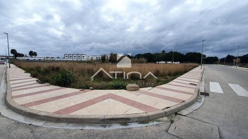 Terreno en venta en Daimús, Playa Daimus photo 0