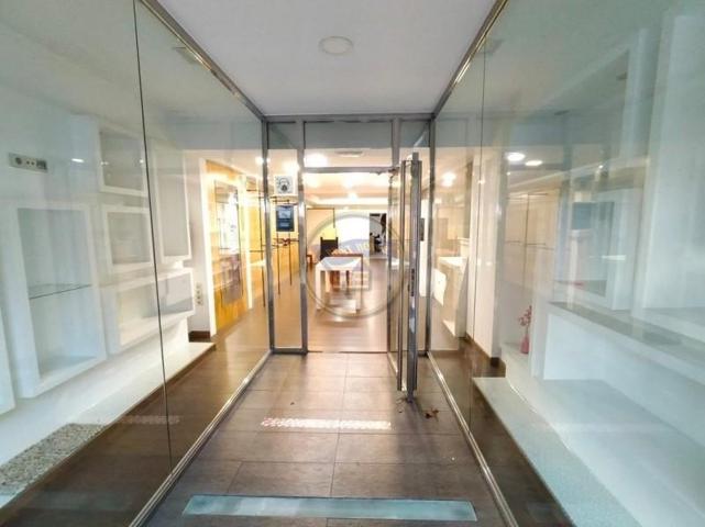 Local comercial en venta en Vigo, Gran Via-Pza América photo 0