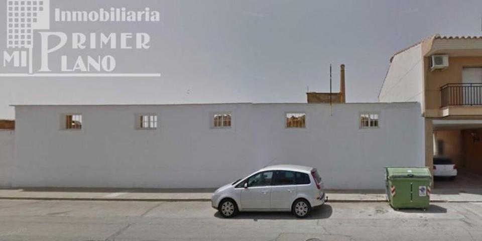 Terreno en venta en Tomelloso, Avda. Virgen de las Viñas photo 0