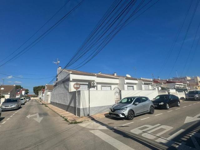Casa en venta en Torrevieja, El limonar photo 0