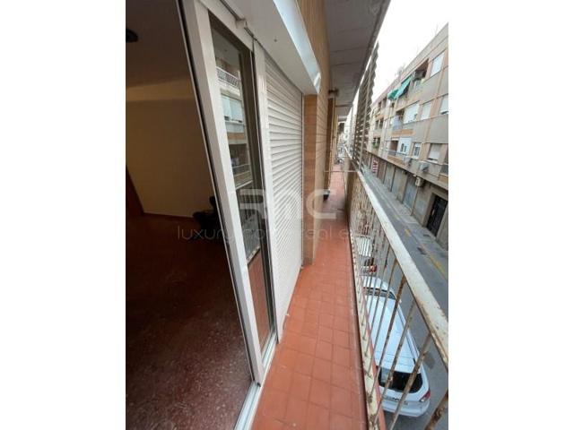 Piso en venta en Valencia, El Grau photo 0