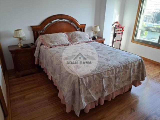 Piso en venta en Poio photo 0