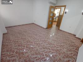 Planta baja en venta en Mislata, Distrito pais valencia photo 0