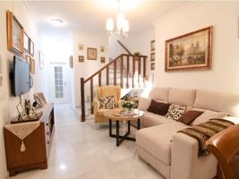 Casa en venta en Alcalá del Río photo 0