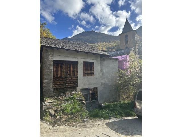 Casas de pueblo en venta en Alt Àneu photo 0