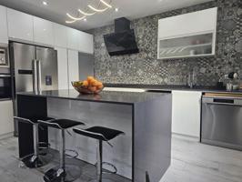 Chalet en venta en Esparreguera photo 0