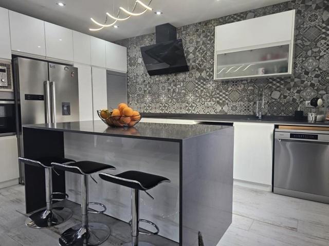 Chalet en venta en Esparreguera photo 0