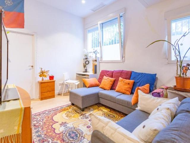 Apartamento en venta en Madrid, Vista Alegre photo 0