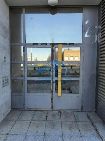 Local comercial en venta en León, Avenida Portugal, 24009 photo 0