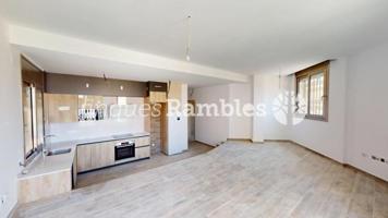 Planta baja en venta en Vilanova del Camí, Barri La Pau photo 0