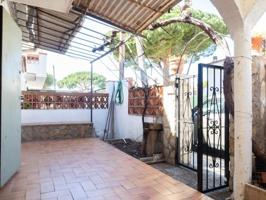 Casa en venta en L'Escala, Riells de Dalt photo 0