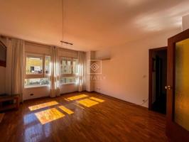 Piso en venta en Girona, Devesa photo 0