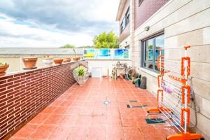 Casa en venta en Entrena photo 0