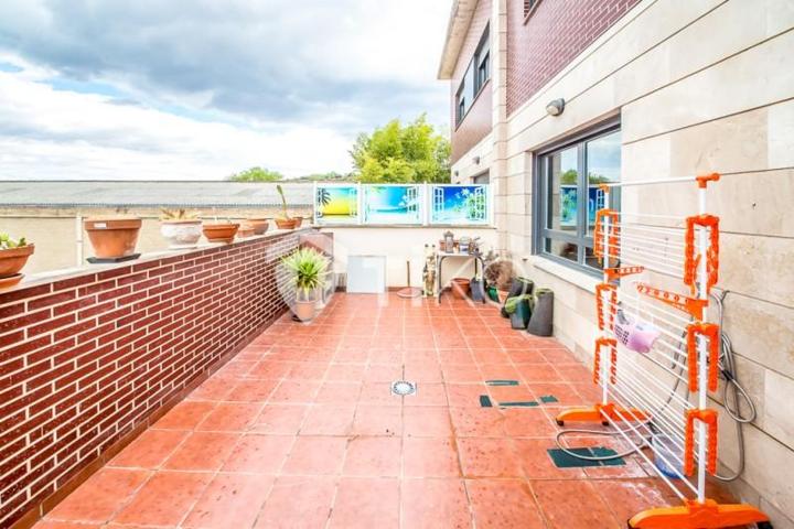 Casa en venta en Entrena photo 0