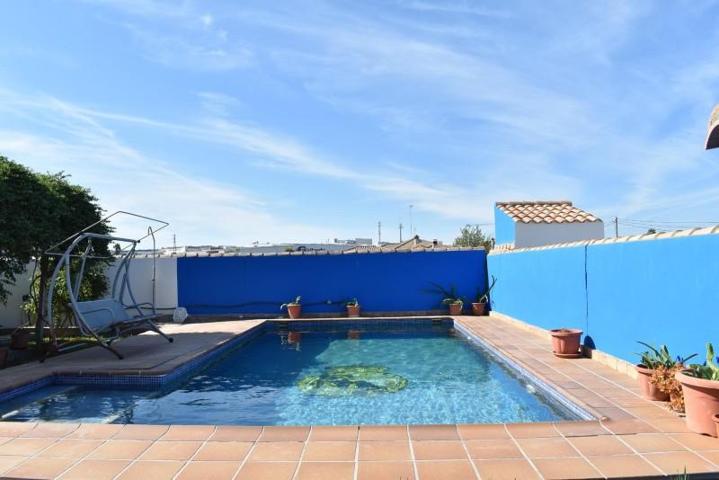 Chalet en venta en Chiclana de la Frontera, Avda. reyes catolicos photo 0