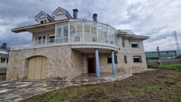 Chalet en venta en Carracedelo, Carracedelo photo 0