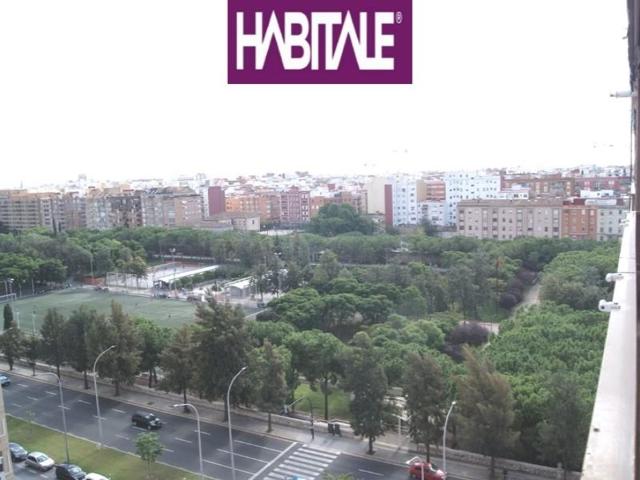 Piso en venta en Valencia, Campanar photo 0