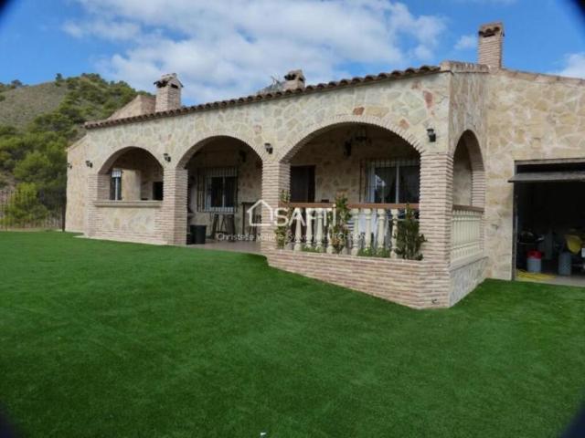 Casa con terreno en venta en Fortuna photo 0