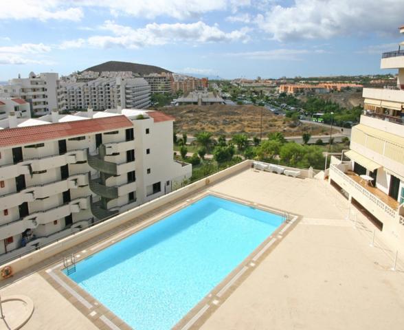 Apartamento en venta en Arona, Los Cristianos photo 0