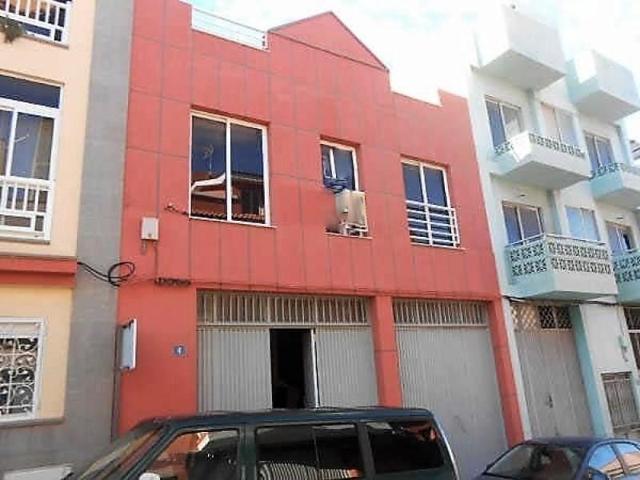 Edificio en venta en La Laguna, San Matías photo 0