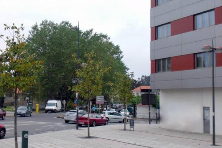 Local comercial en venta en Cambre, CENTRICO photo 0
