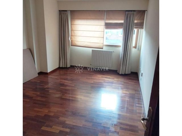 Adosada en venta en Ourense photo 0