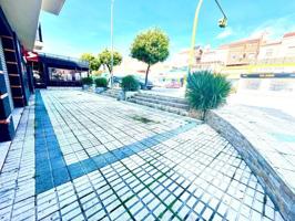Local comercial en venta en Bormujos, Centro photo 0