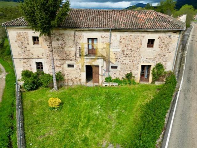 Casa en venta en Vegaquemada photo 0