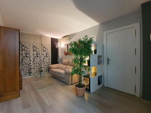 Piso en venta en Málaga, Hospital Civil photo 0