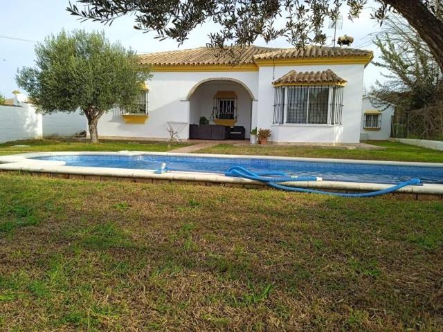 Chalet en venta en Chiclana de la Frontera, Pinar de los Franceses - Marquesado photo 0