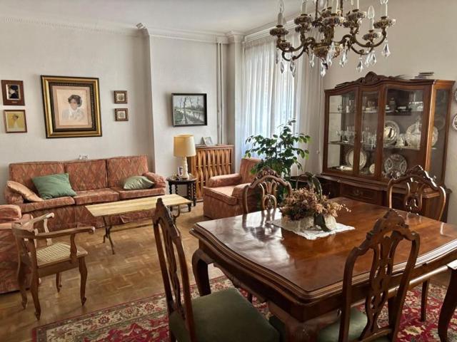 Piso en venta en León, Centro photo 0