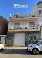 Casa en venta en Santa Margarida de Montbui, Barri sant maure photo 0