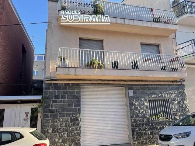 Casa en venta en Santa Margarida de Montbui, Barri sant maure photo 0