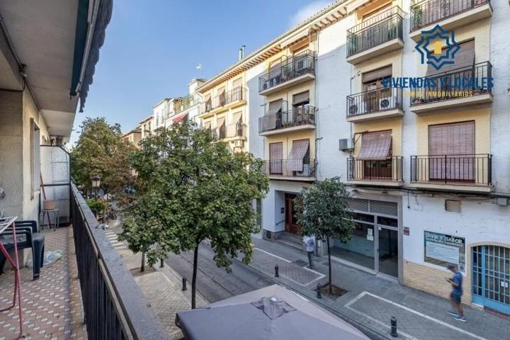Piso en venta en Granada, Realejo photo 0