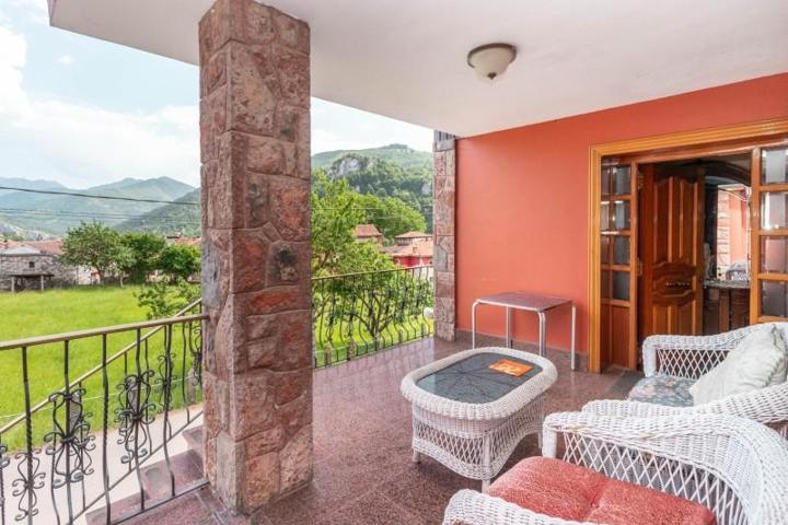 Casa en venta en Aller, Pelugano photo 0