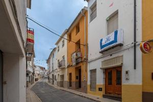 Casa en venta en Albaida, Casco Antiguo photo 0