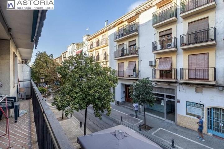 Piso en venta en Granada, Realejo photo 0