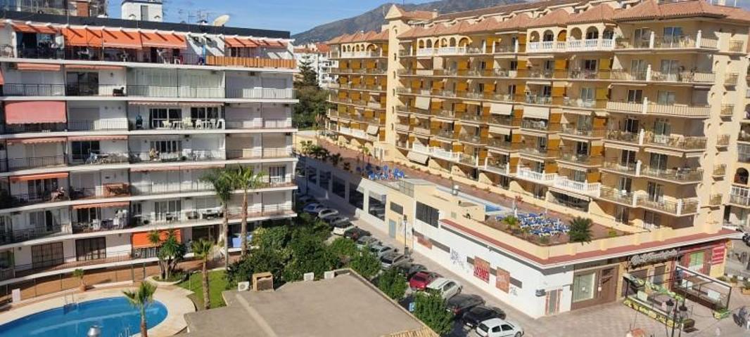 Apartamento en venta en Fuengirola, Puerto Deportivo photo 0