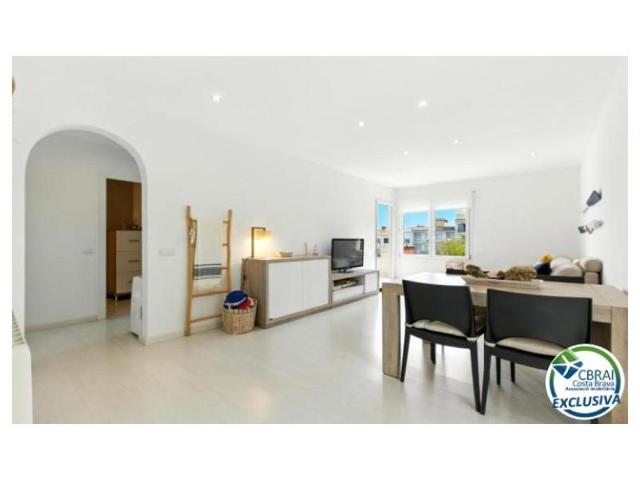 Piso en venta en Empuriabrava photo 0