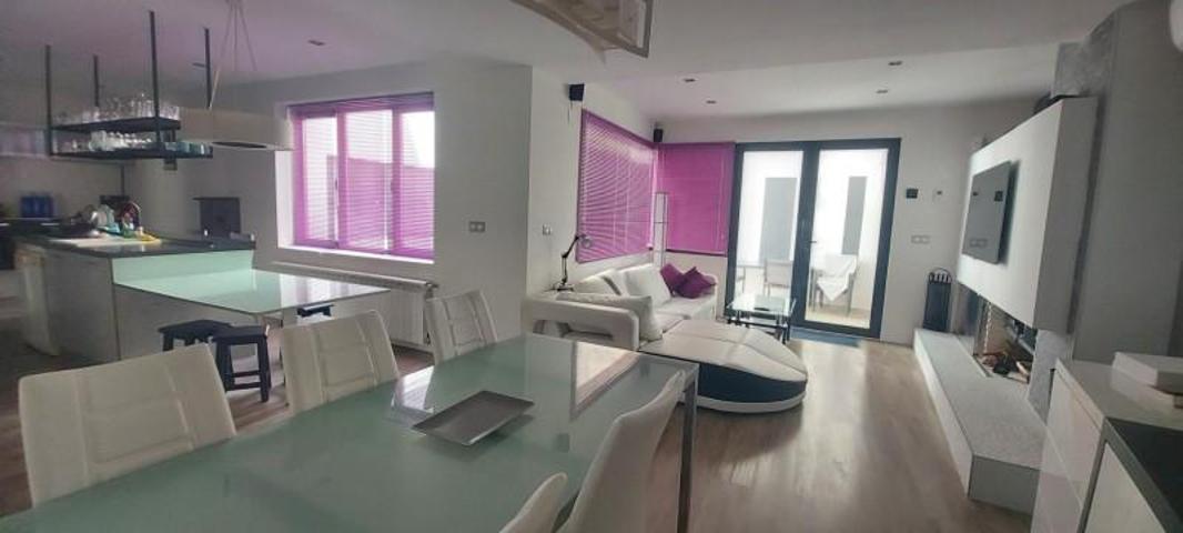 Duplex en venta en La Roda, Centro photo 0